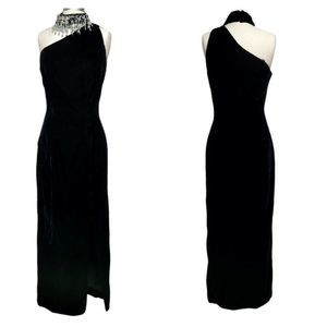 Vintage 1980s Climax by David Howard Black Velvet‎ Gown Beaded Sequin Collar